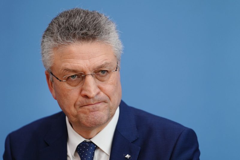 RKI-Chef Lothar Wieler sieht trotz hoher Infektionszahlen bereits Licht am Ende des Tunnels.