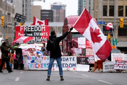 Trudeau kündigt Eingreifen bei Trucker-Protesten an – Eskalation befürchtet