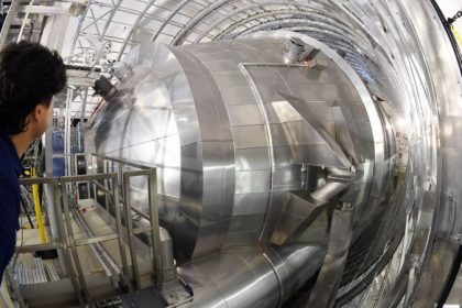 Was wiegen “Geisterteilchen”? Forscher gelingt Messung