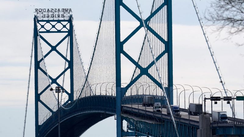 Die Ambassador Bridge ist eine wichtige Grenzbrücke zwischen der Stadt Windsor in Kanada und Detroit in den USA. Demonstrierende hatten sie fast eine Woche lang blockiert.