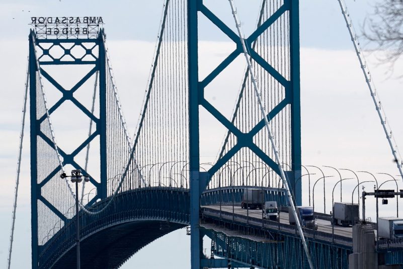 Die Ambassador Bridge ist eine wichtige Grenzbrücke zwischen der Stadt Windsor in Kanada und Detroit in den USA. Demonstrierende hatten sie fast eine Woche lang blockiert.