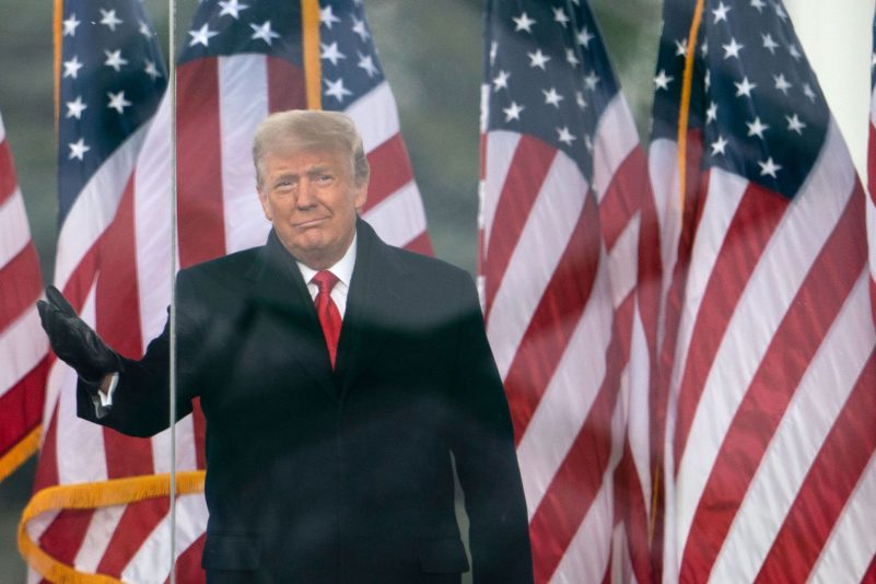 Laut einem US-Gericht können Zivilklagen gegen Donald Trump weiter verfolgt werden.