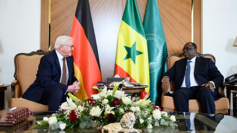 Bundespräsident Frank-Walter Steinmeier und der senegalesische Präsident Macky Sall im Präsidentenpalast.