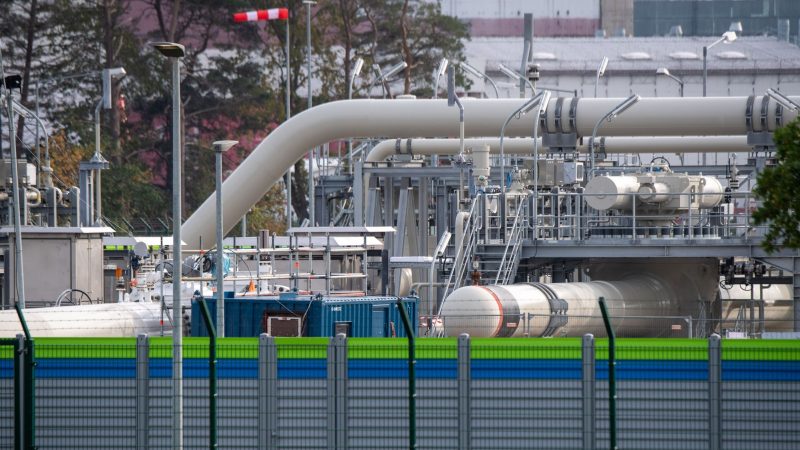 Blick auf Rohrsysteme und Absperrvorrichtungen in der Gasempfangsstation von Nord Stream 2. (Archivbild)