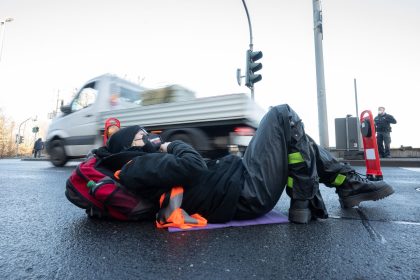 Klimaaktivisten legen Frankfurter Stadtverkehr lahm