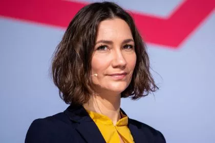 Spiegel erhält nach Rücktritt 75.600 Euro Übergangsgeld
