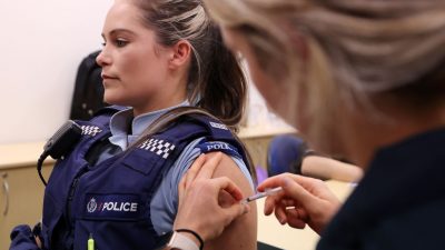 Neuseeland: Höchstgericht stoppt Impfpflicht für Polizei und Militär