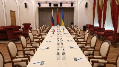 Moskau und Kiew einigen sich auf humanitäre Korridore in Ukraine