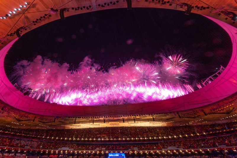 Feierlich eröffnet werden die Winter-Paralympics mit einem Feuerwerk über dem Stadion in Chinas Hauptstadt Peking.