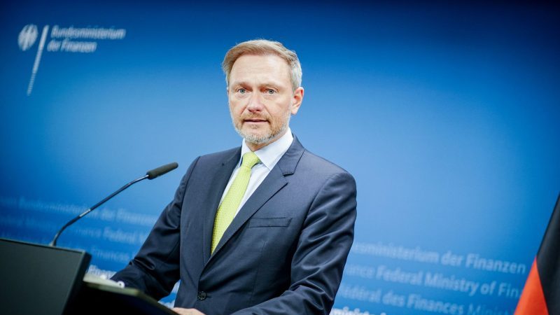 FDP-Finanzminister Christian Lindner kündigt große Investitionen in den Klimaschutz an.