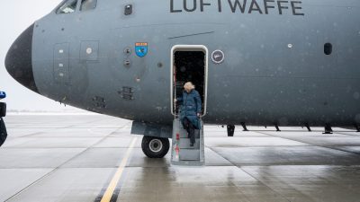CDU kritisiert Lambrecht-Flug mit Sohn: Luftwaffe nicht mit Lufthansa verwechseln
