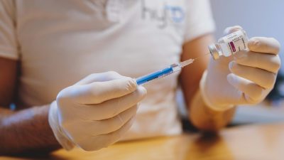 Corona-Impfpflicht für Klinikpersonal: „Wir fordern die sofortige Aussetzung“