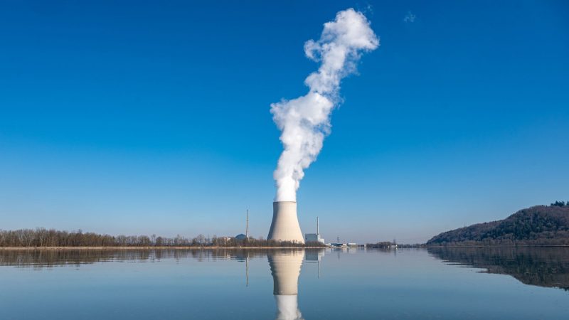 Das Kernkraftwerk Isar 2 im Landkreis Landshut ist das letzte in Bayern, das noch nicht vom Netz gegangen ist.