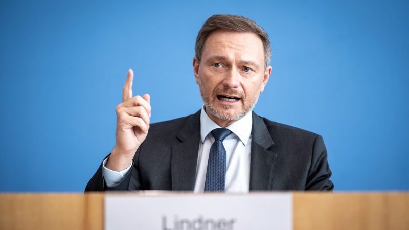 «Müssen davon ausgehen, dass auch zusätzliche Ausgaben auf uns zukommen werden»: Bundesfinanzminister Christian Lindner.