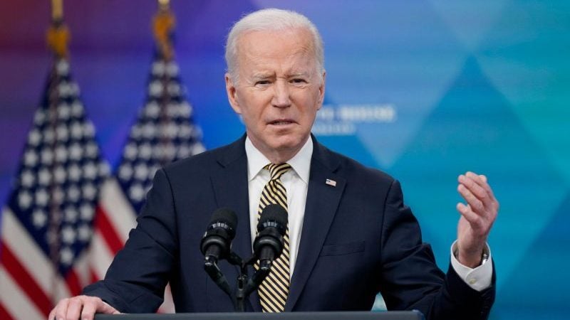 «Ich glaube, er ist ein Kriegsverbrecher», sagt Joe Biden auf die Frage einer Reporterin.