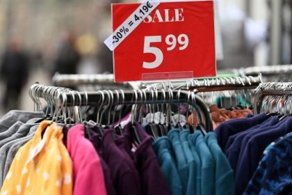 Konsumstimmung sinkt wegen Ukraine-Kriegs und steigender Preise stark