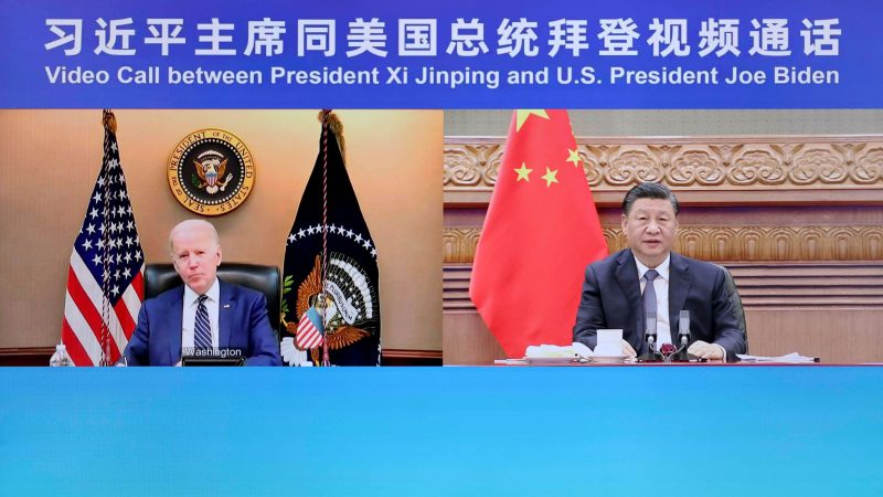 Der chinesische Präsident Xi Jinping führt ein Videogespräch mit US-Präsident Joe Biden.