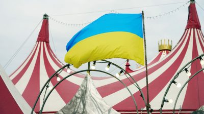 Russische und ukrainische Artisten gemeinsam im Zirkus