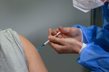 Bei Geimpften soll eine Covid-Infektion wie eine Booster-Impfung wirken.