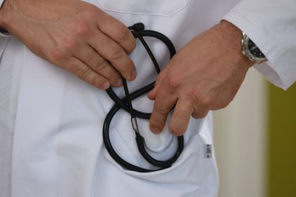 „Nie wieder Zwangsmedizin“ – Gedenkveranstaltung zu 75 Jahren Nürnberger Kodex