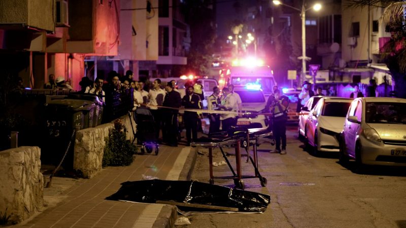 Beim dritten Anschlag in Israel binnen einer Woche sind mindestens vier Menschen getötet worden.