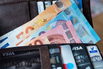 Mehr Kontrolle wagen: Faeser will Bargeld-Obergrenze – FDP zieht mit