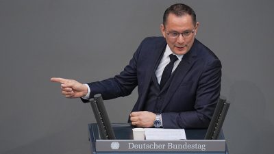 Tino Chrupalla, AfD-Bundesvorsitzender und Fraktionsvorsitzender der AfD, spricht in der Generaldebatte im Plenum im Bundestag.