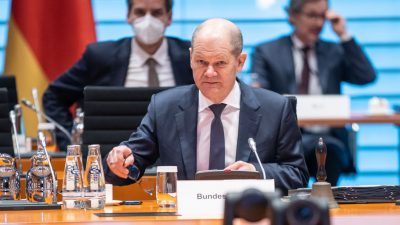 Druck auf Kanzler steigt – Selenskyj nennt Scholz-Regierung „zurückhaltend und kühl“