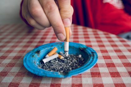 Tabak- und Alkoholkonsum bleiben problematisch