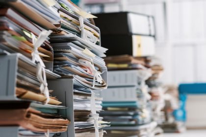 Bürokratie zu durchbrechen „ist wie der Schwerkraft zu trotzen“