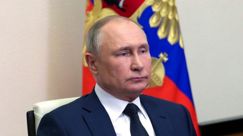 Dass sich Wladimir Putin und Wolodymyr Selenskyj bald persönlich treffen, um über Frieden zu sprechen, ist laut dem russischen Verhandlungsführer vorerst unwahrscheinlich.