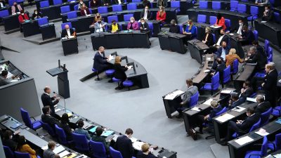 Bundestag verurteilt Gräuel von Butscha – Lambrecht warnt vor „Leichen in Berlin“
