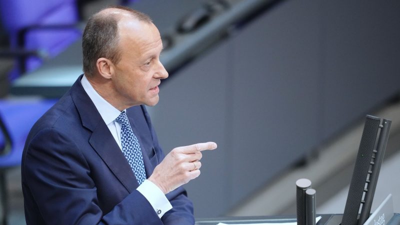 Oppositionsführer Friedrich Merz im Bundestag. Die CDU will den Nachtragshaushalt der Ampelkoalition mit einer Verfassungsklage aushebeln.