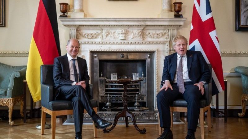 Bundeskanzler Olaf Scholz und Boris Johnson, Premierminister von Großbritannien, in dessen Amtssitz, Downing Street NO.10.