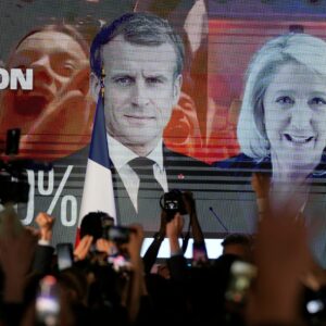 Neuwahlen in Frankreich: Macrons Todeskuss für Marine Le Pen?