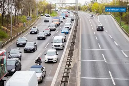 ADAC: Schmerzgrenze beim Preis für Deutschlandticket erreicht - Deutschland bleibt Autonation