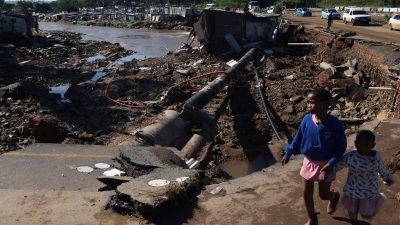 Notstand ausgerufen: Überschwemmungen mit hunderten Todesopfern
