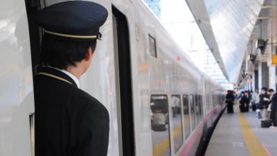 Japan: Lohnkürzung wegen einer Minute Verspätung