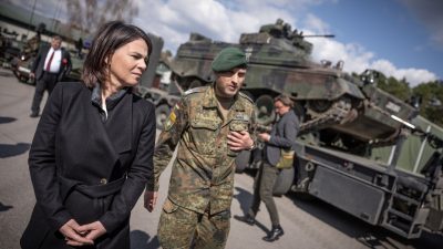 Baerbock nennt Details zu Waffenlieferungen an Ukraine