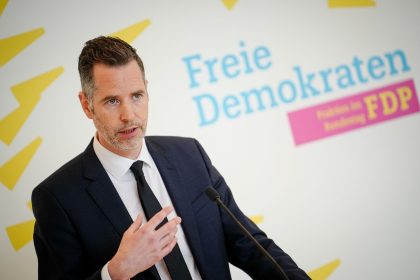 FDP-Fraktionschef Dürr gegen Corona-“Zwangsisolation”