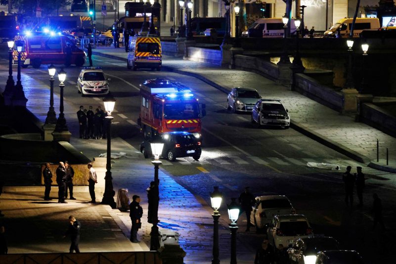 Polizei in Paris schießt auf Fahrzeug – zwei Tote