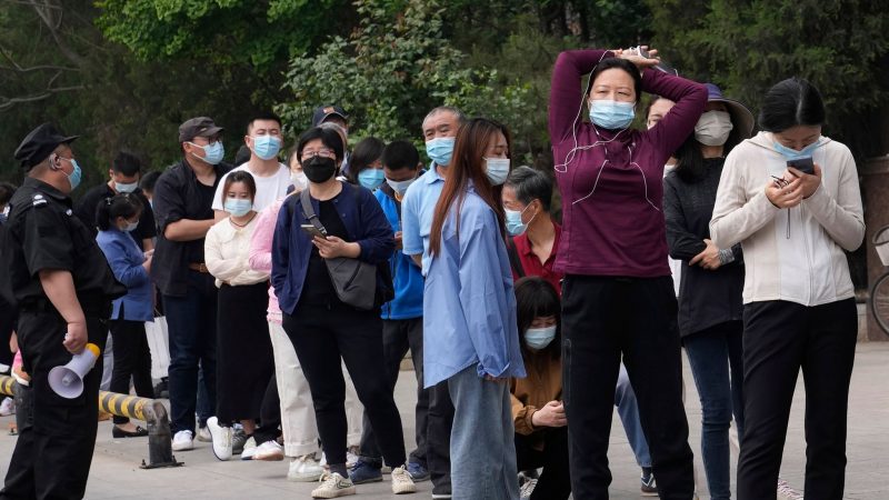 Furcht vor Lockdown: Corona-Massentests für Pekings Einwohner