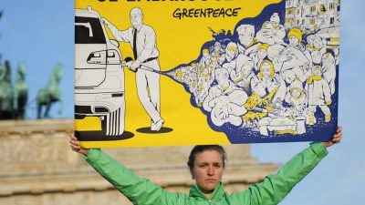 Greenpeace demonstriert für Öl-Embargo gegen Russland