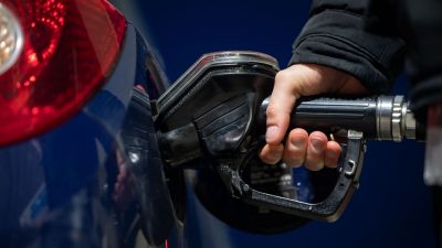 Lindner: Steigende Spritpreise bei Ölembargo möglich
