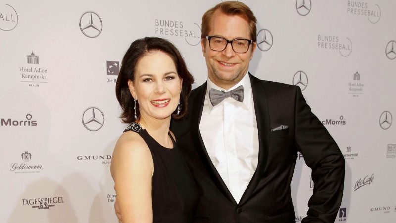 Annalena Baerbock mit Ehemann Daniel beim Bundespresseball in Berlin im Jahr 2018.
