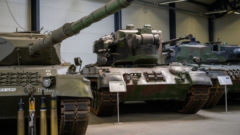 Ein Flugabwehrkanonenpanzer der Bundeswehr vom Typ Gepard steht im Deutschen Panzermuseum Munster.