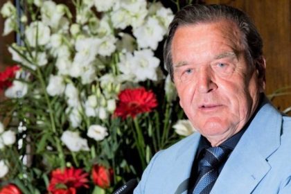 Altkanzler Schröder wird Opfer eines Kunstdiebstahls