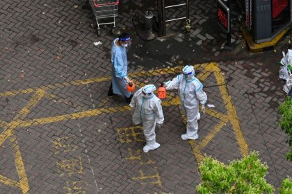 Schlägerei in Apple-Fabrik – China beharrt auf Null-Covid-Politik. Warum?
