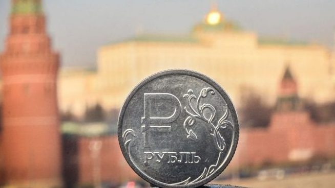 Trotz harter Sanktionen: Warum der Rubel immer stärker wird