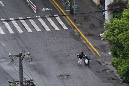 China: Amerikanerin entkommt Lockdown nach 65 Tagen